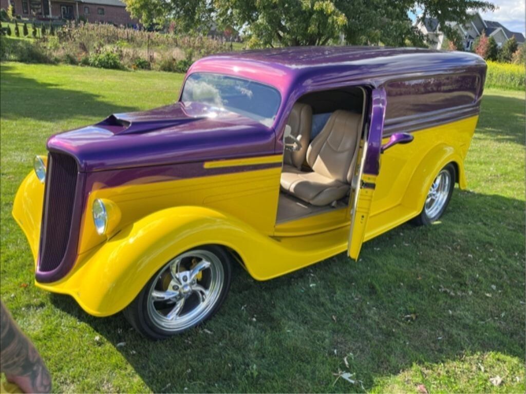 Ford-Custom-1935-Coupe-7