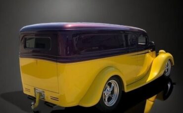 Ford-Custom-1935-Coupe-9