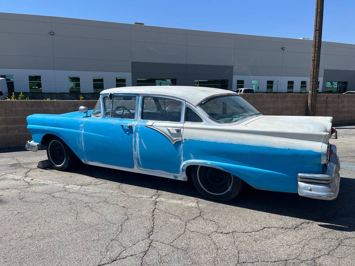 Ford-Custom-1957-blue-7