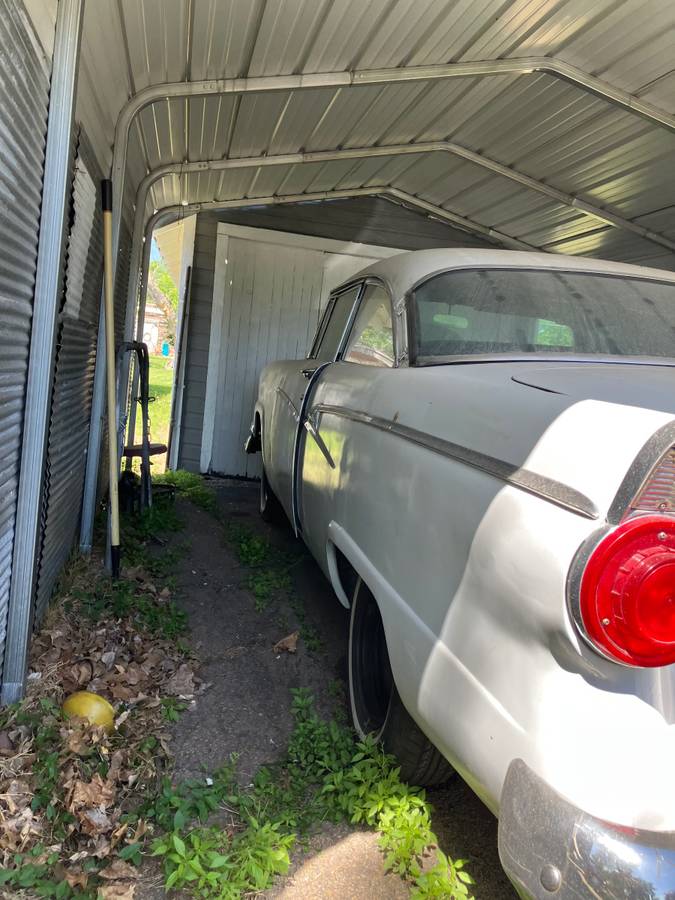 Ford-Custom-2-dr-hardtop-1956
