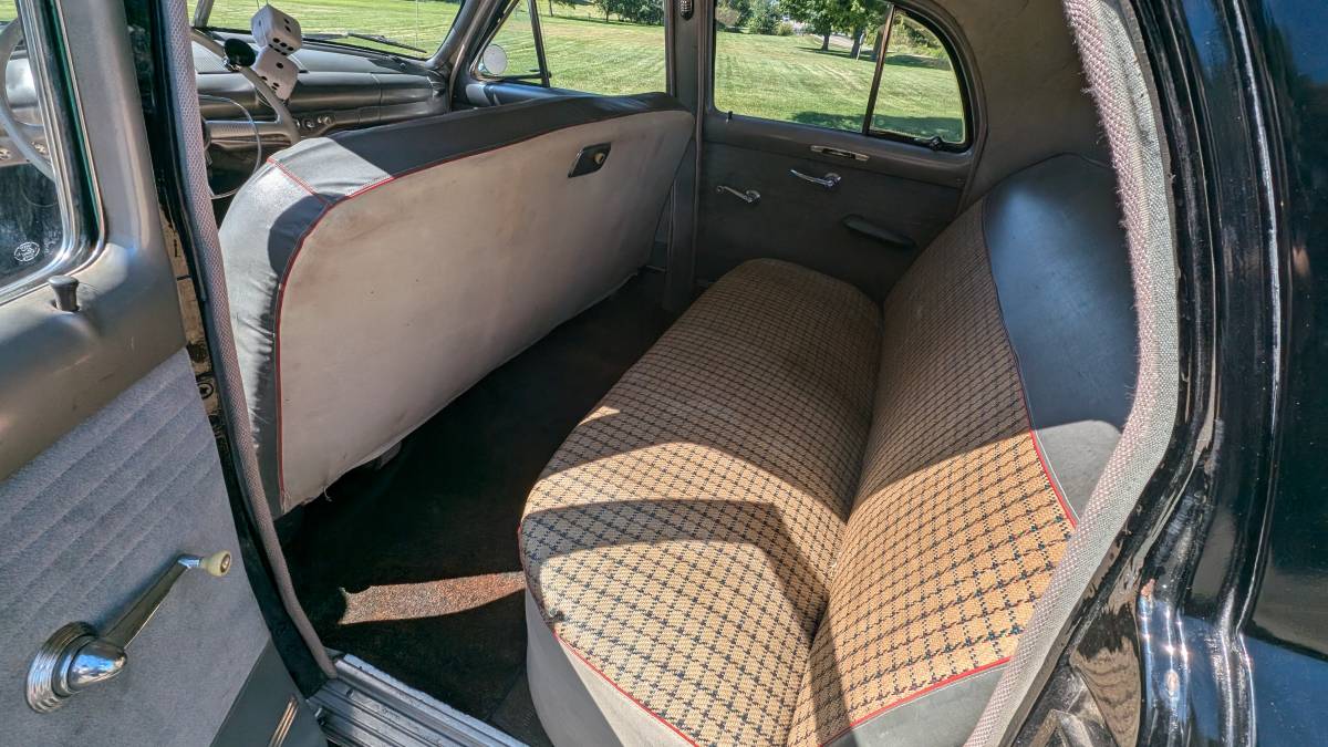 Ford-Custom-deluxe-1950-black-12