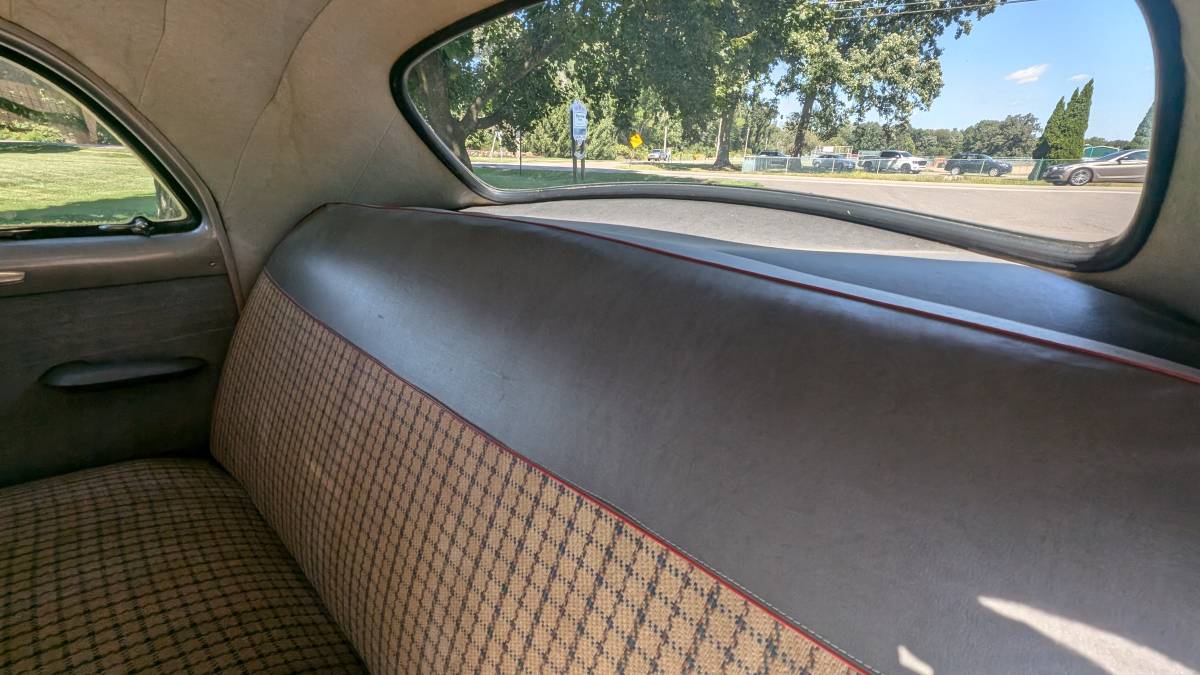 Ford-Custom-deluxe-1950-black-13