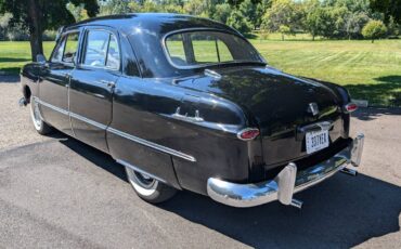Ford-Custom-deluxe-1950-black-2