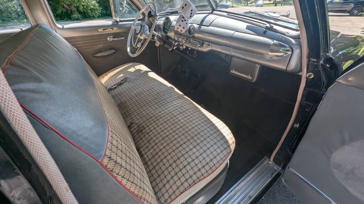 Ford-Custom-deluxe-1950-black-20