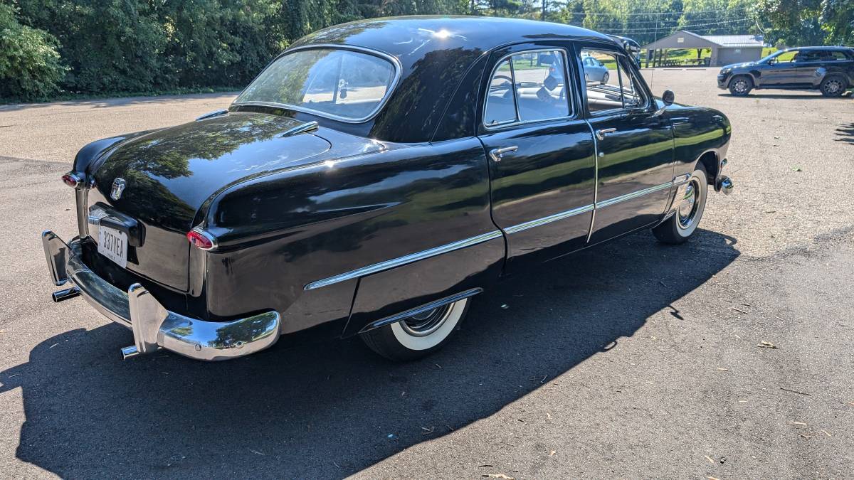 Ford-Custom-deluxe-1950-black-4