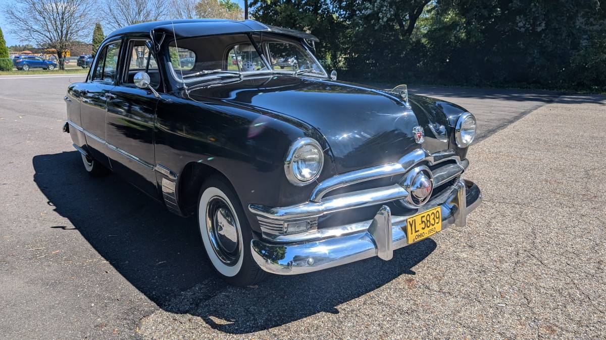 Ford-Custom-deluxe-1950-black-6