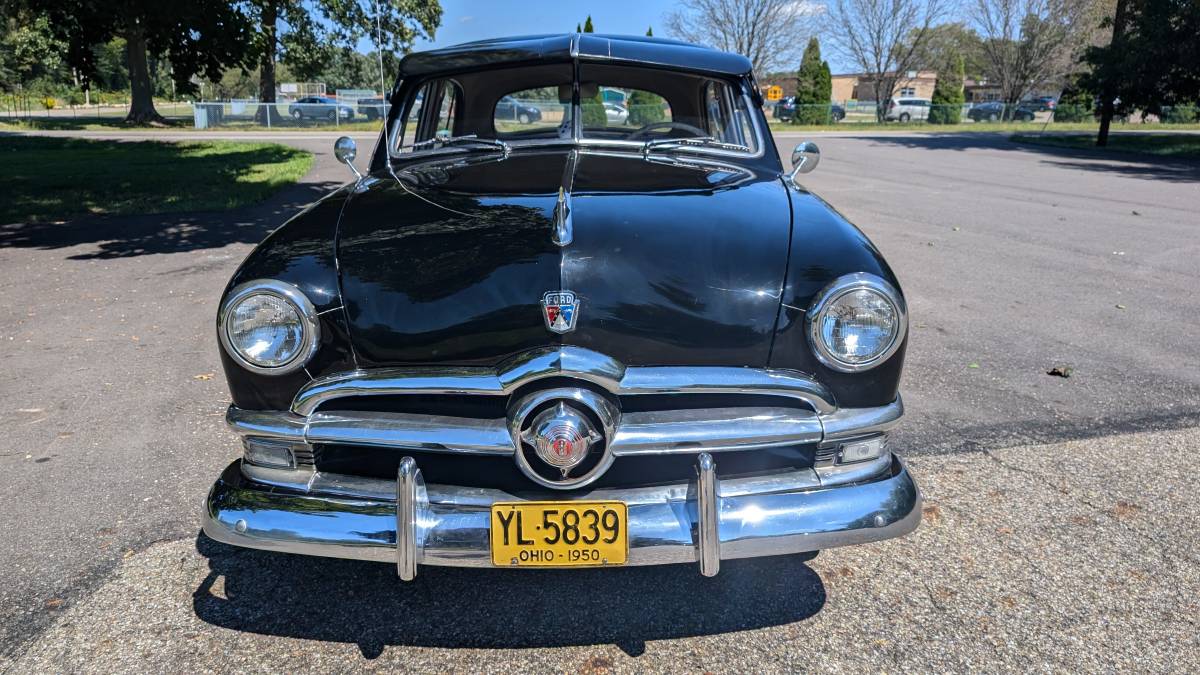 Ford-Custom-deluxe-1950-black-7
