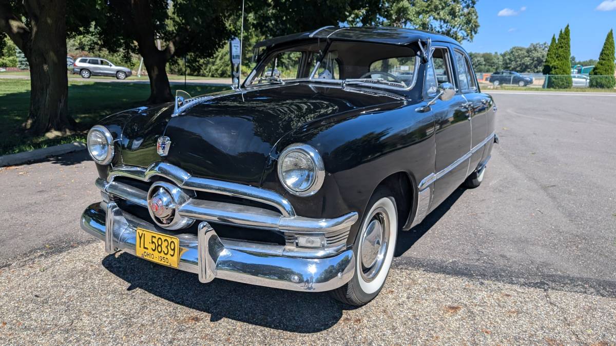 Ford-Custom-deluxe-1950-black-8