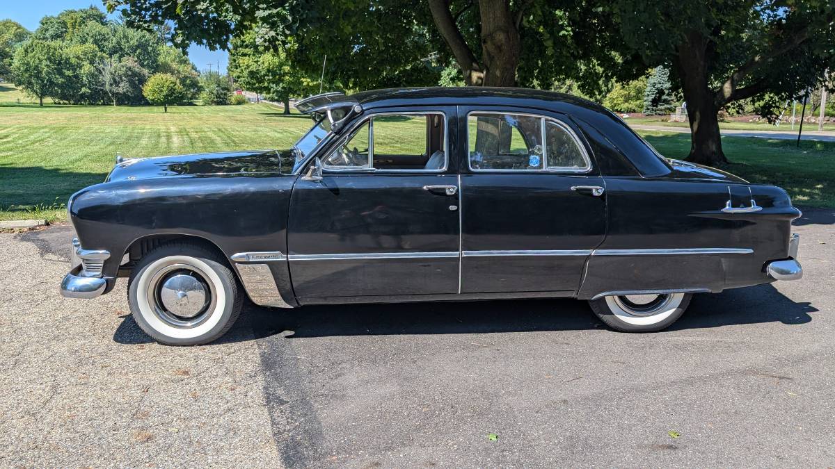 Ford Custom deluxe  1950 black
