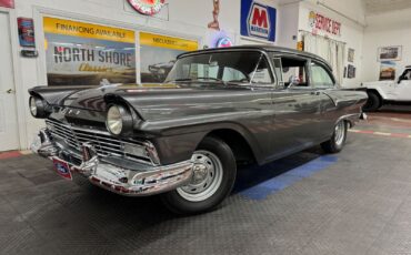 Ford-Custon-1957-2-Door-1