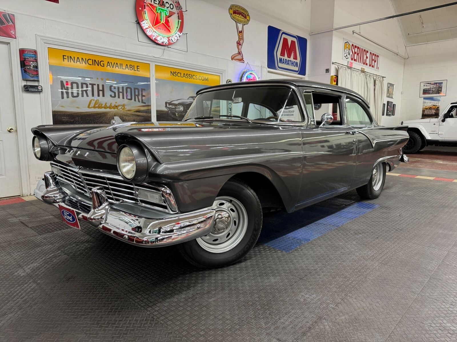 Ford-Custon-1957-2-Door-1