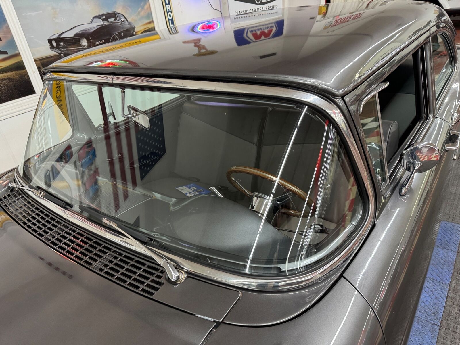 Ford-Custon-1957-2-Door-10