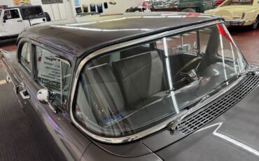 Ford-Custon-1957-2-Door-11