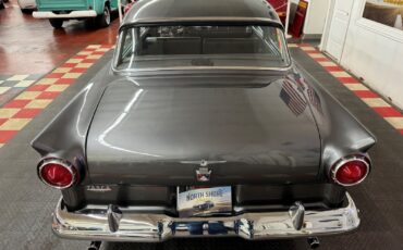 Ford-Custon-1957-2-Door-12