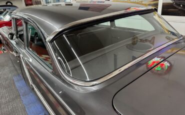 Ford-Custon-1957-2-Door-14