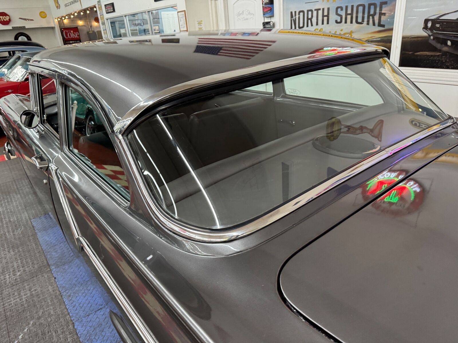 Ford-Custon-1957-2-Door-14