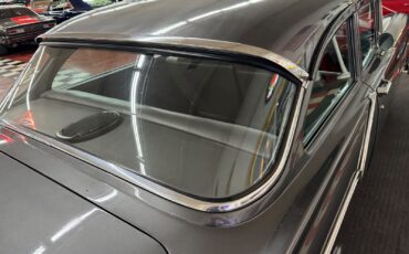 Ford-Custon-1957-2-Door-17