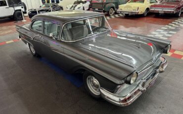 Ford-Custon-1957-2-Door-20