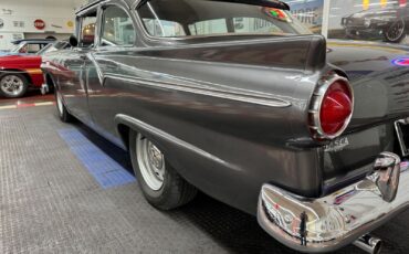 Ford-Custon-1957-2-Door-25