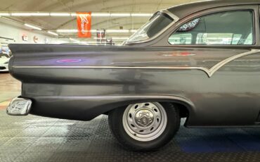 Ford-Custon-1957-2-Door-28