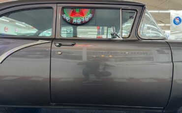 Ford-Custon-1957-2-Door-29