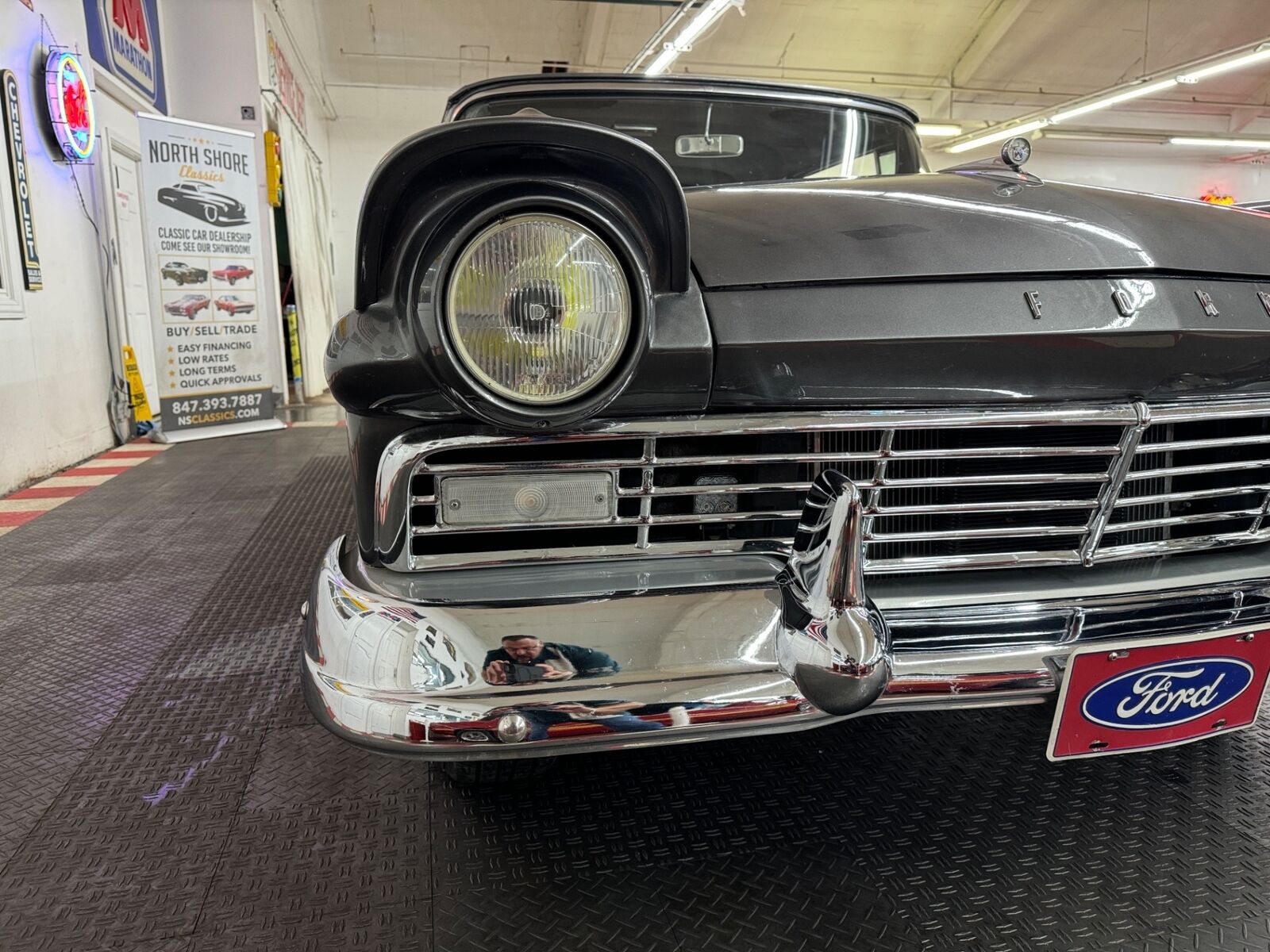 Ford-Custon-1957-2-Door-7