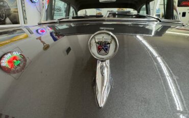 Ford-Custon-1957-2-Door-9
