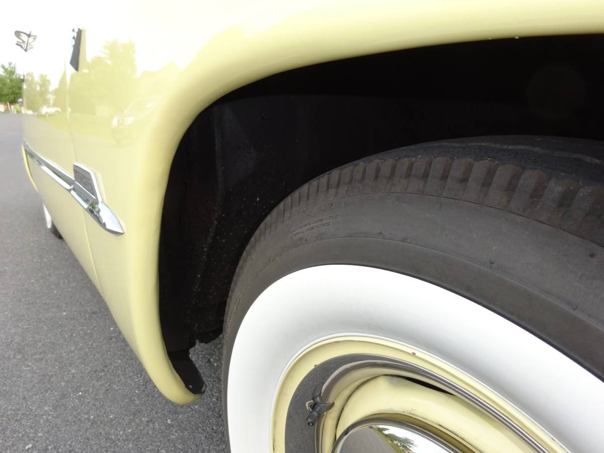 Ford-Delixe-1951-yellow-10