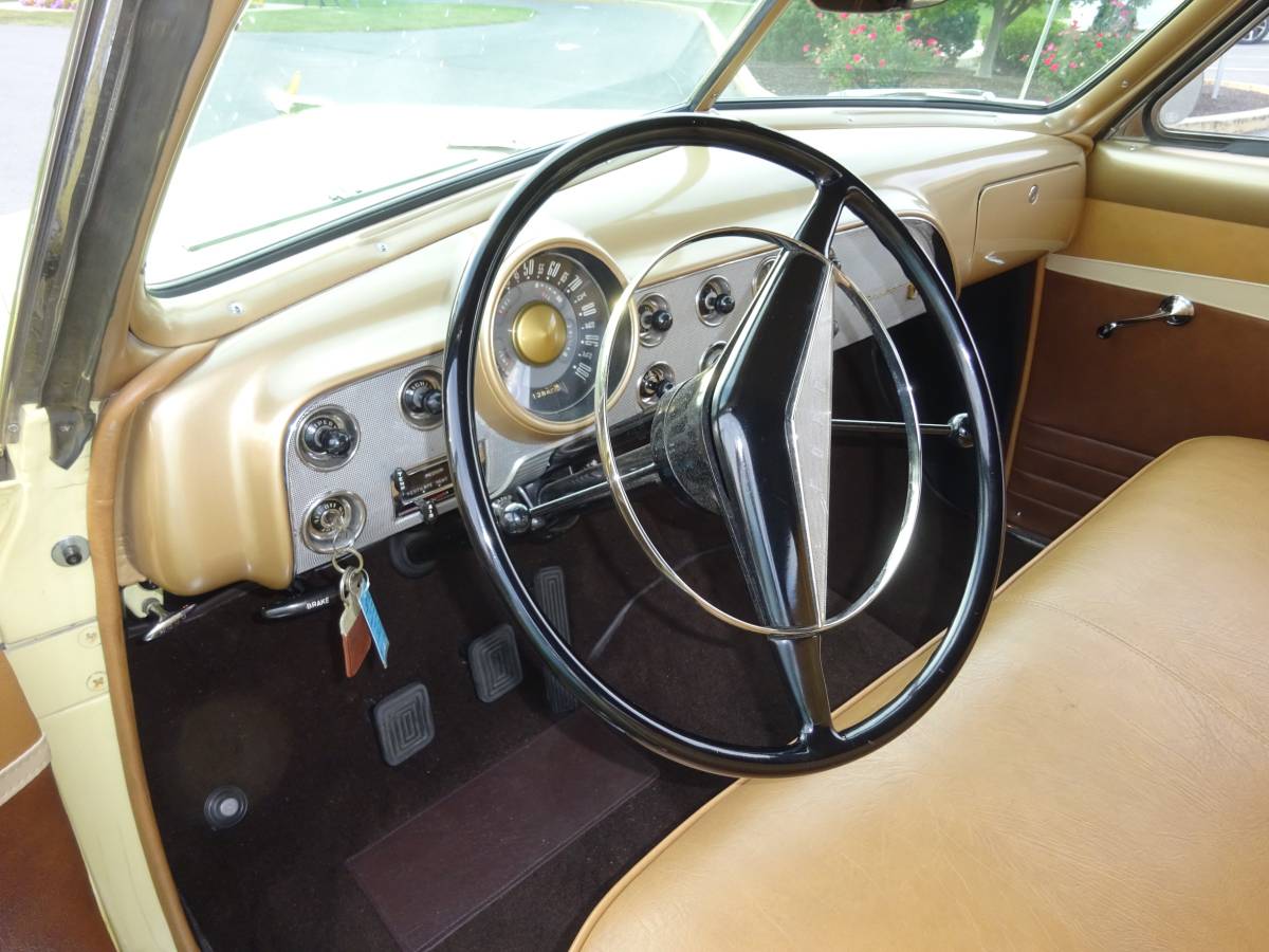 Ford-Delixe-1951-yellow-2