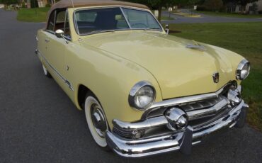 Ford-Delixe-1951-yellow-22