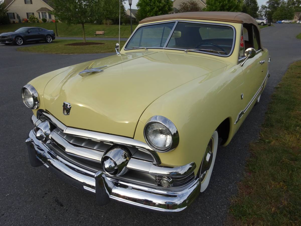 Ford-Delixe-1951-yellow-6