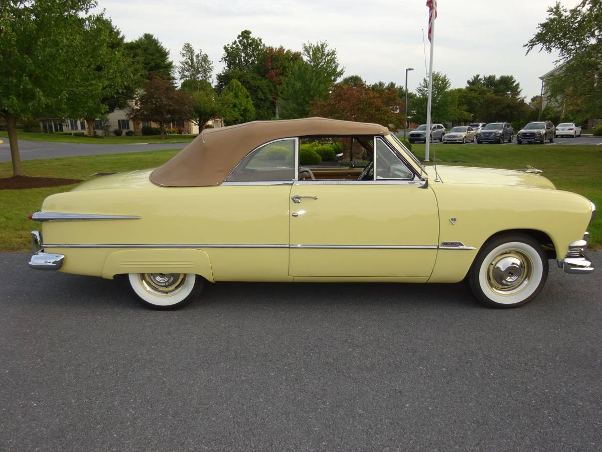 Ford-Delixe-1951-yellow-7