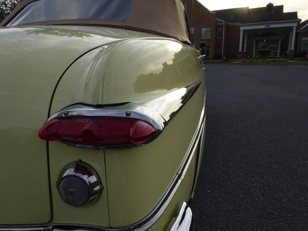 Ford-Delixe-1951-yellow-8