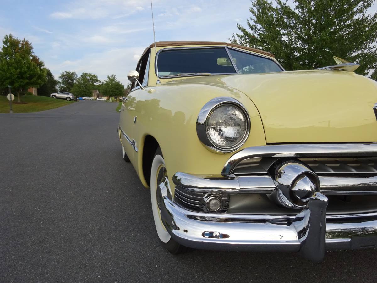 Ford-Delixe-1951-yellow-9