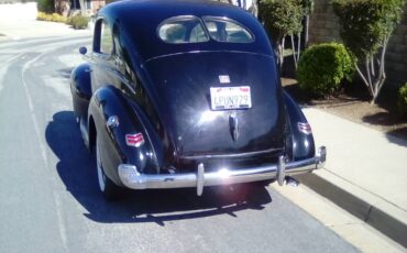 Ford-Delux-sedan-1940-black-9