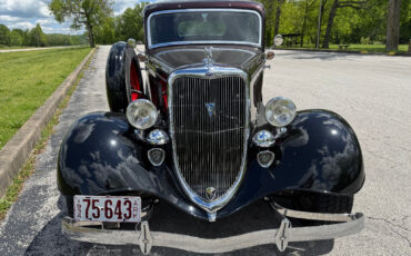 Ford-Deluxe-1934-Sedan-1