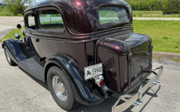 Ford-Deluxe-1934-Sedan-3