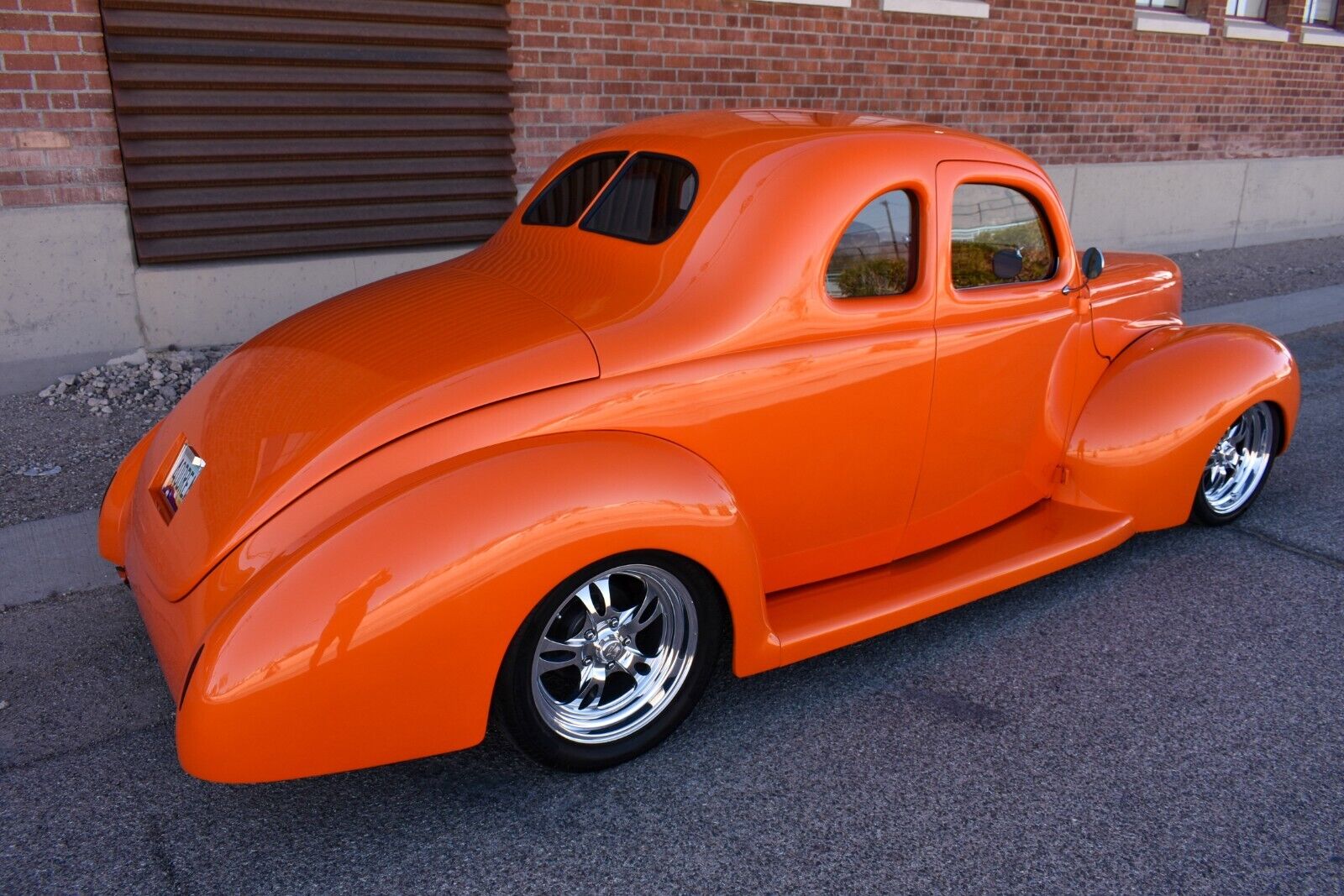 Ford-Deluxe-1940-Sedan-1