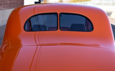 Ford-Deluxe-1940-Sedan-10