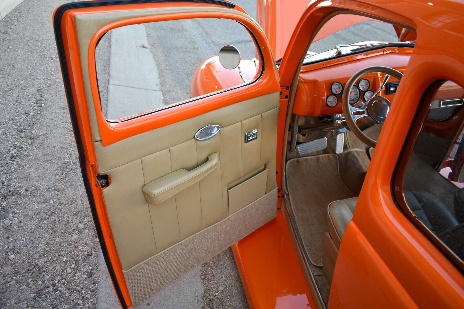 Ford-Deluxe-1940-Sedan-21