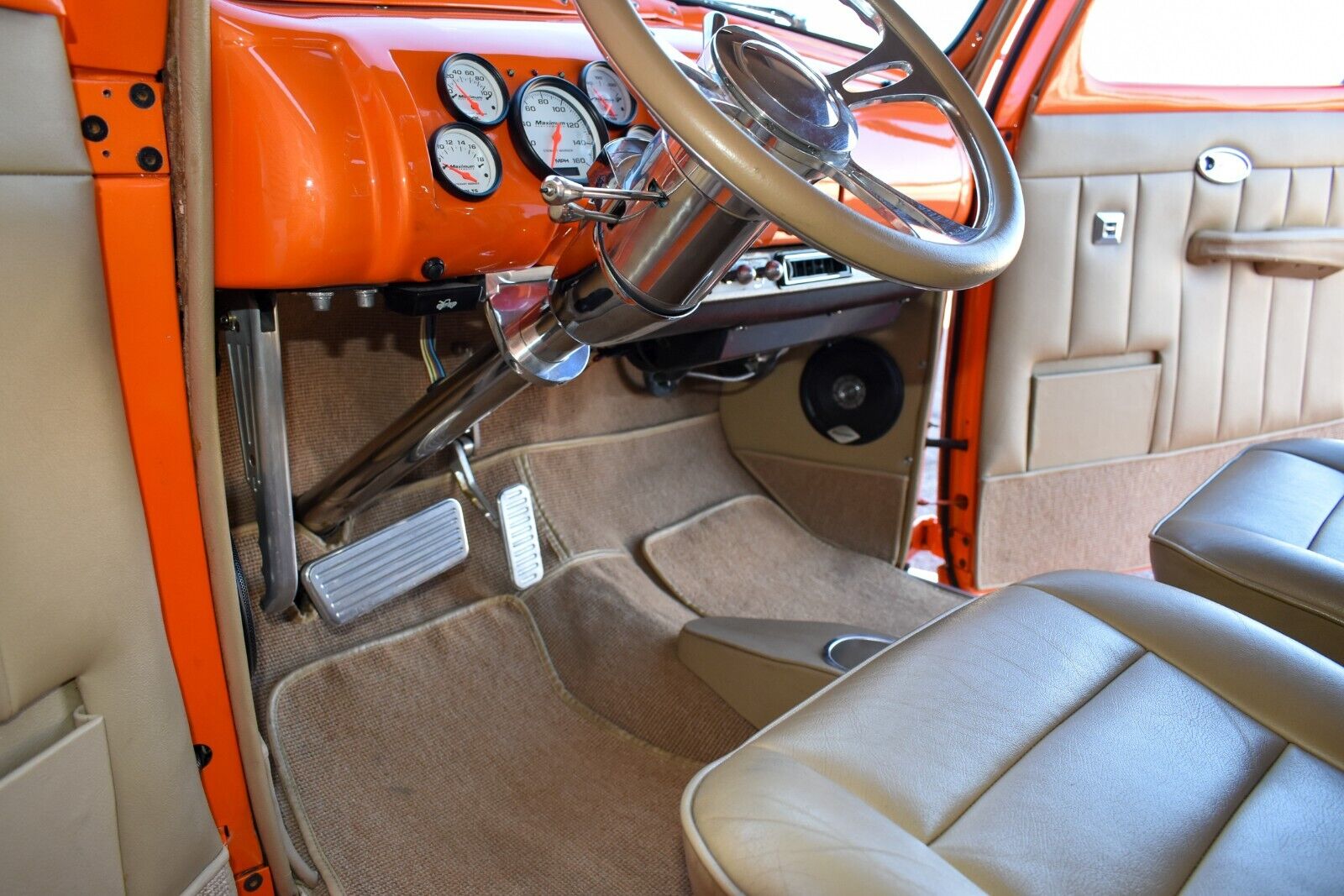 Ford-Deluxe-1940-Sedan-24