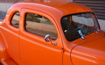 Ford-Deluxe-1940-Sedan-6