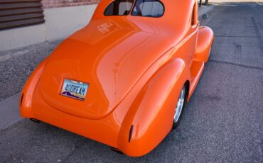 Ford-Deluxe-1940-Sedan-9
