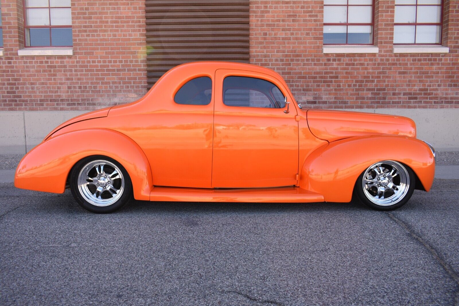 Ford-Deluxe-1940-Sedan