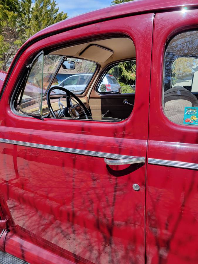Ford-Deluxe-business-coupe-1941-red-11