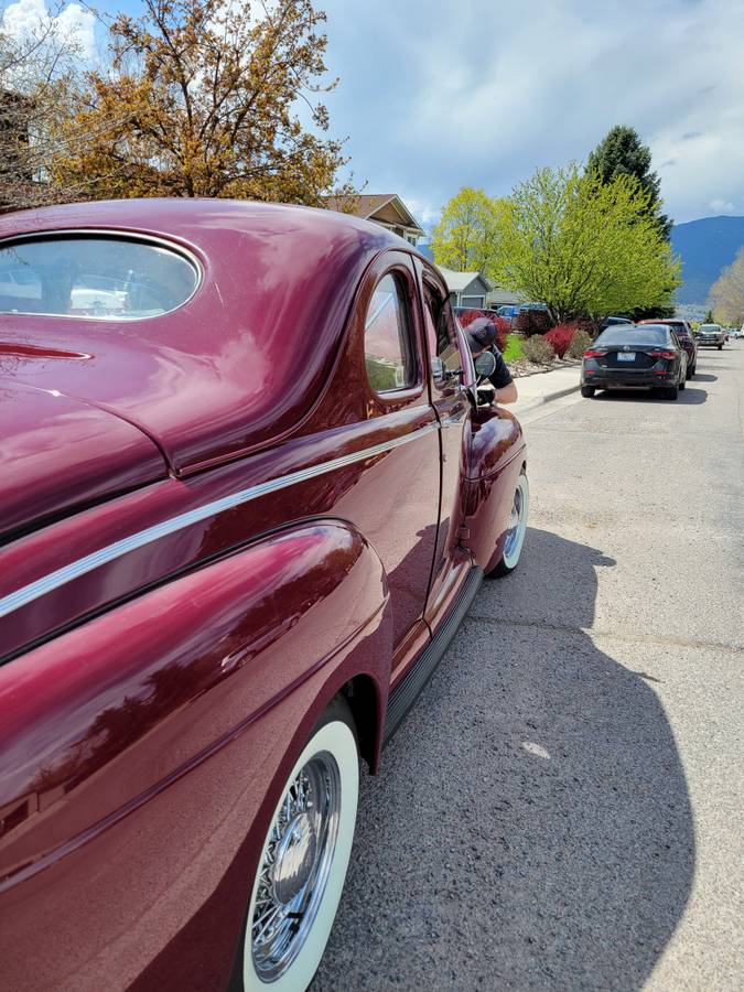 Ford-Deluxe-business-coupe-1941-red-9