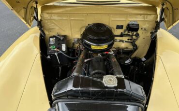 Ford-Deluxe-convertible-1947-yellow-10
