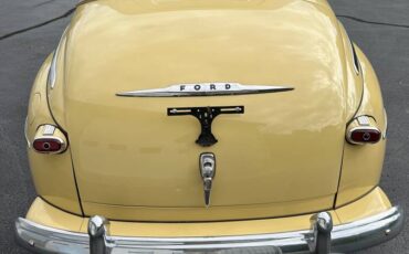 Ford-Deluxe-convertible-1947-yellow-4