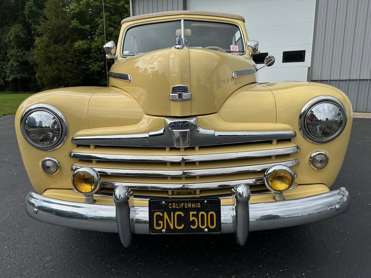 Ford-Deluxe-convertible-1947-yellow-5