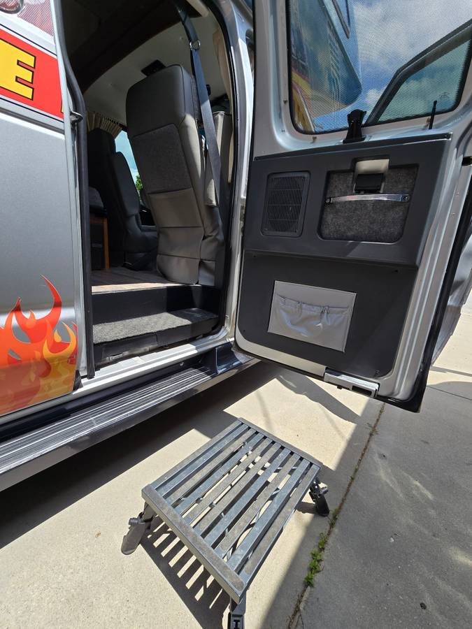 Ford-E-350-1995-18